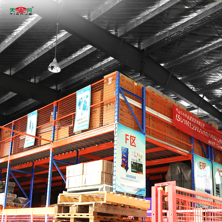 钢材原料存储占地大？阁楼重型货架怎么选省地高效？