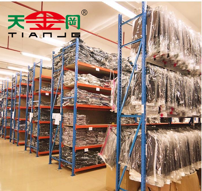 服装仓储用AGV重型货架怎么选？20年老厂教你避坑