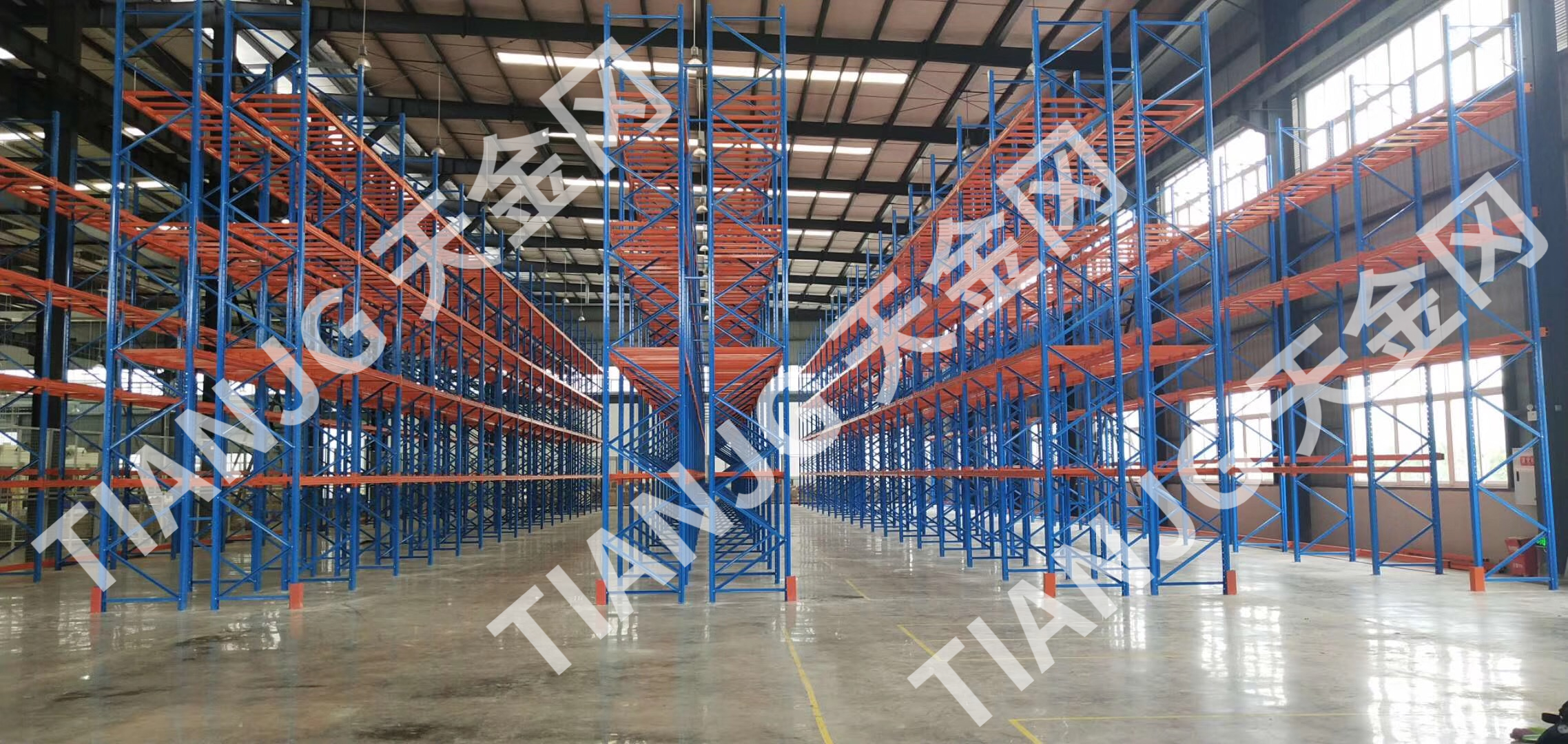 汽新能源仓储AGV重型货架怎么选？适配无人搬运才高效